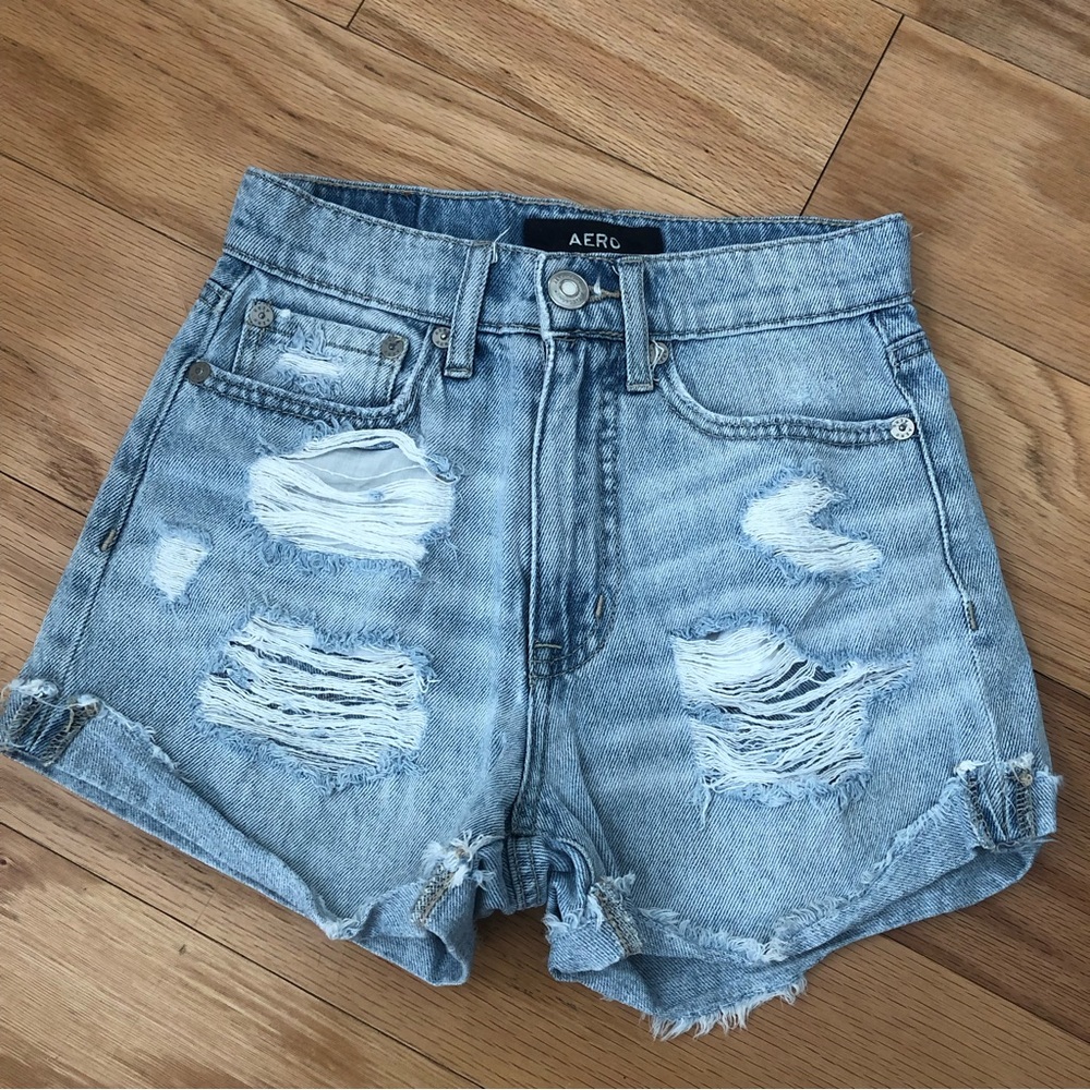 Aeropostale high rise light wash distressed denim mom shorts size 000